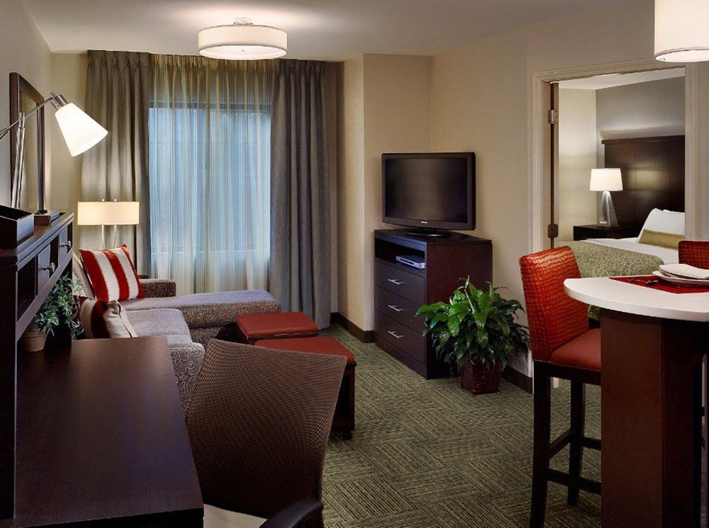 Staybridge South By Ihg Hotel 3*