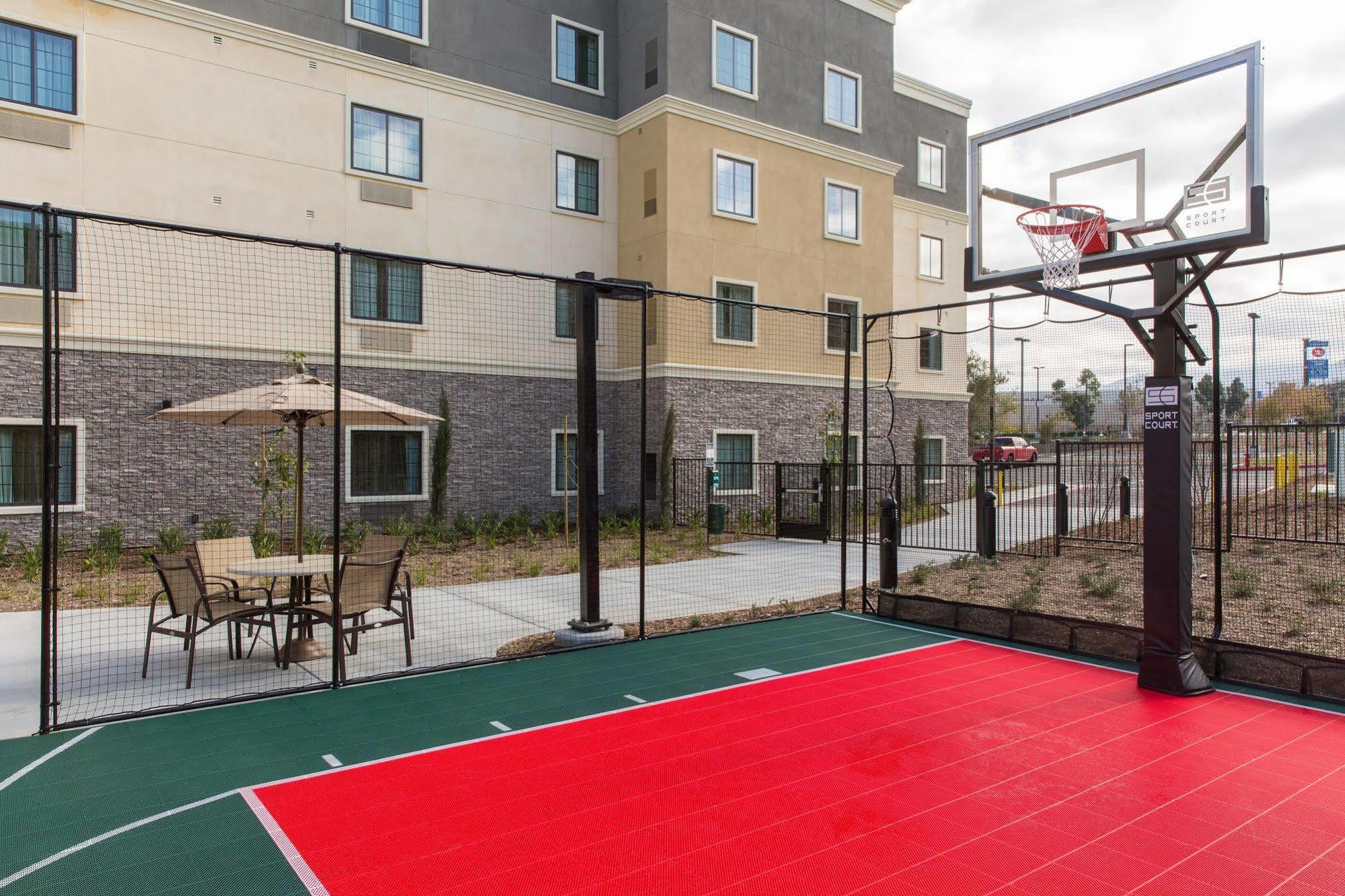 Staybridge South By Ihg Hotel Corona