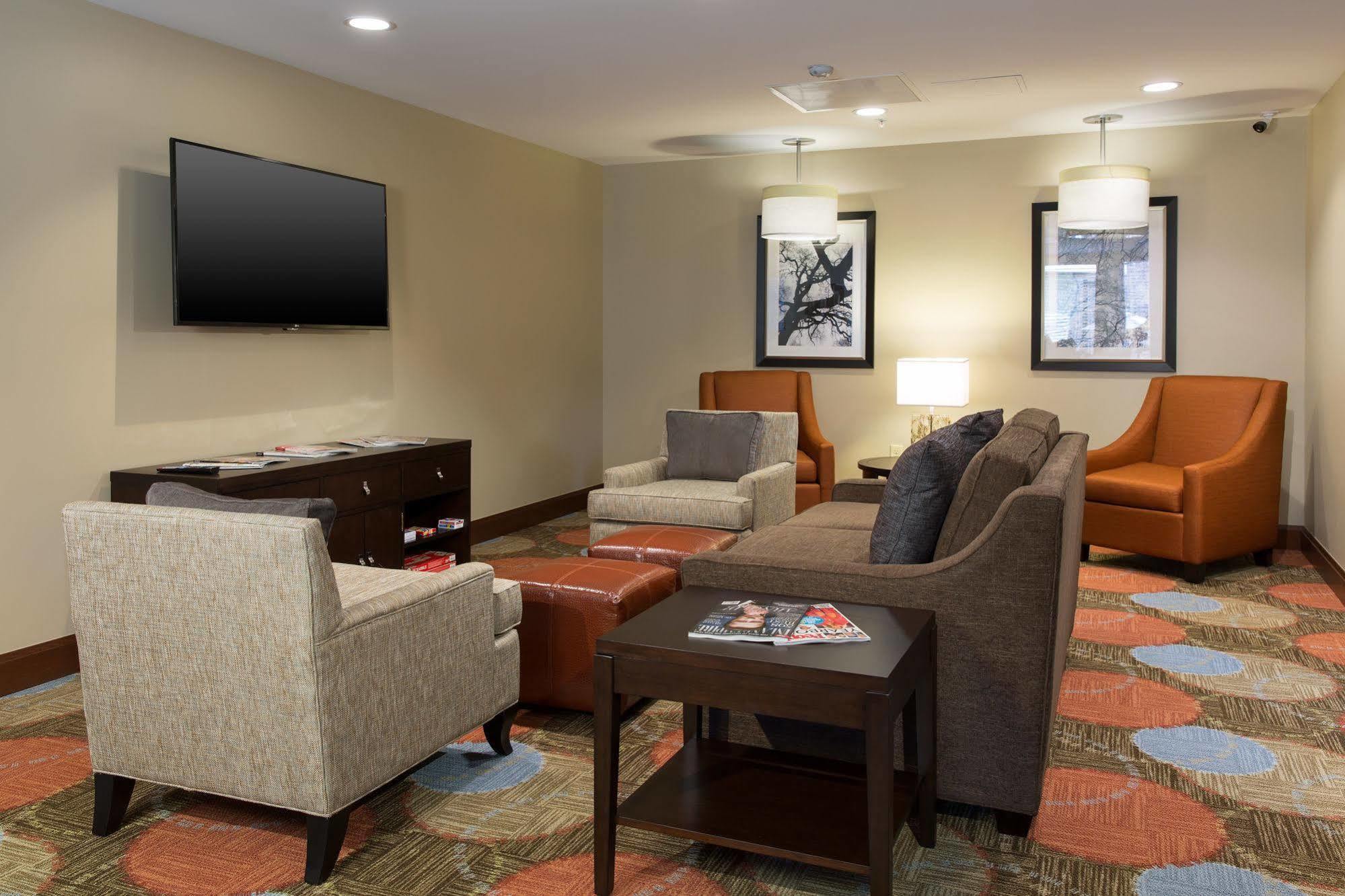 Staybridge South By Ihg 3* Corona